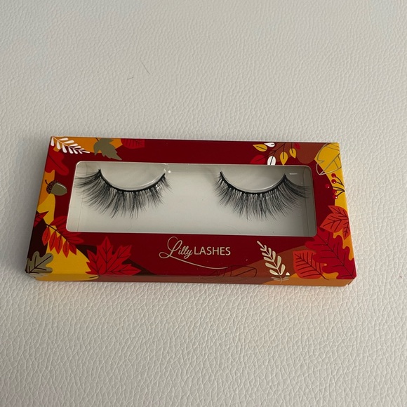 NIB Lilly lashes falling for you - Picture 2 of 5